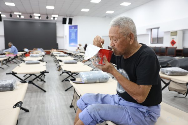 城事 | “竹节草”今将登陆，金山安置点物质鼓胀，援手队采集待命